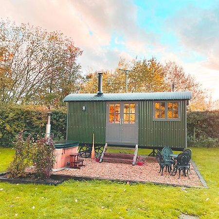 Old King William Shepherd Huts And Private Hot Tubs In North Norfolk Hunworth Exteriör bild