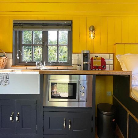 Old King William Shepherd Huts And Private Hot Tubs In North Norfolk Hunworth Exteriör bild