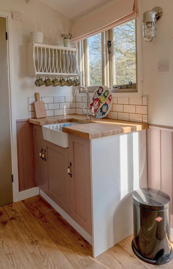 Old King William Shepherd Huts And Private Hot Tubs In North Norfolk Hunworth Exteriör bild