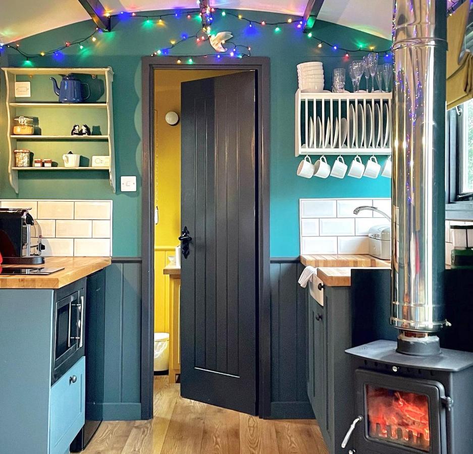 Old King William Shepherd Huts And Private Hot Tubs In North Norfolk Hunworth Exteriör bild