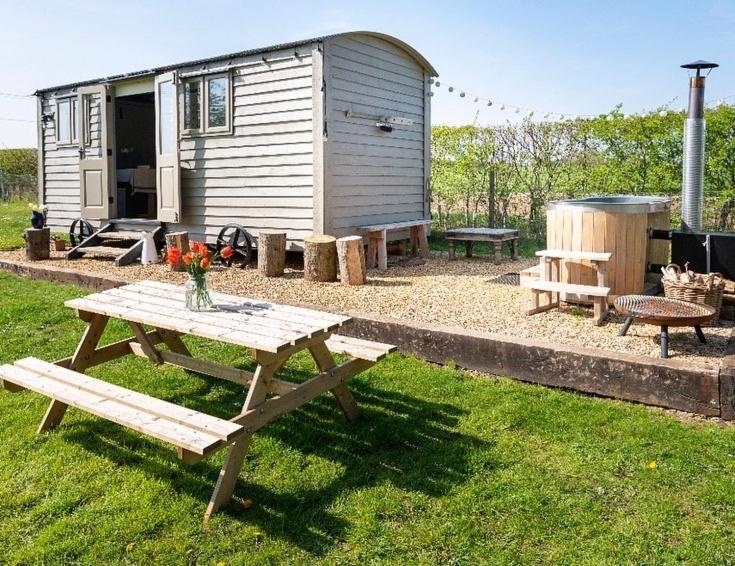 Old King William Shepherd Huts And Private Hot Tubs In North Norfolk Hunworth Exteriör bild