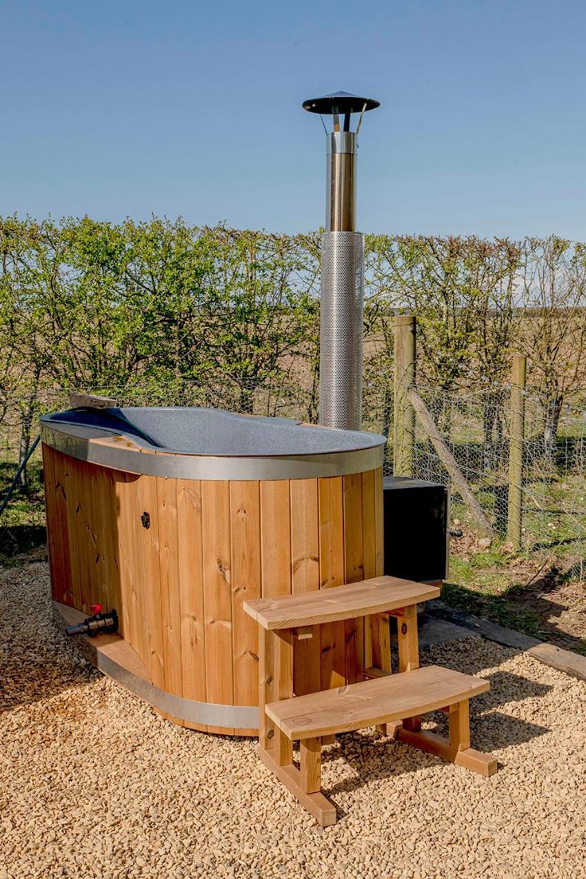 Old King William Shepherd Huts And Private Hot Tubs In North Norfolk Hunworth Exteriör bild