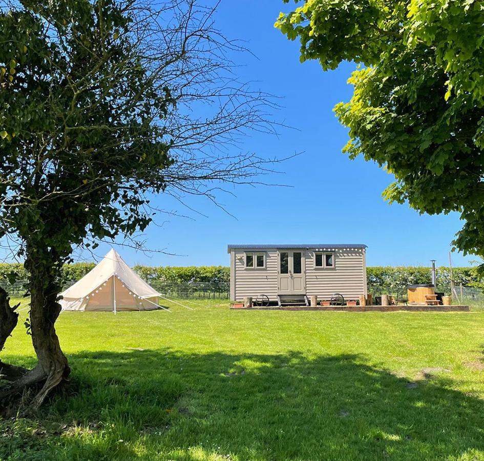 Old King William Shepherd Huts And Private Hot Tubs In North Norfolk Hunworth Exteriör bild