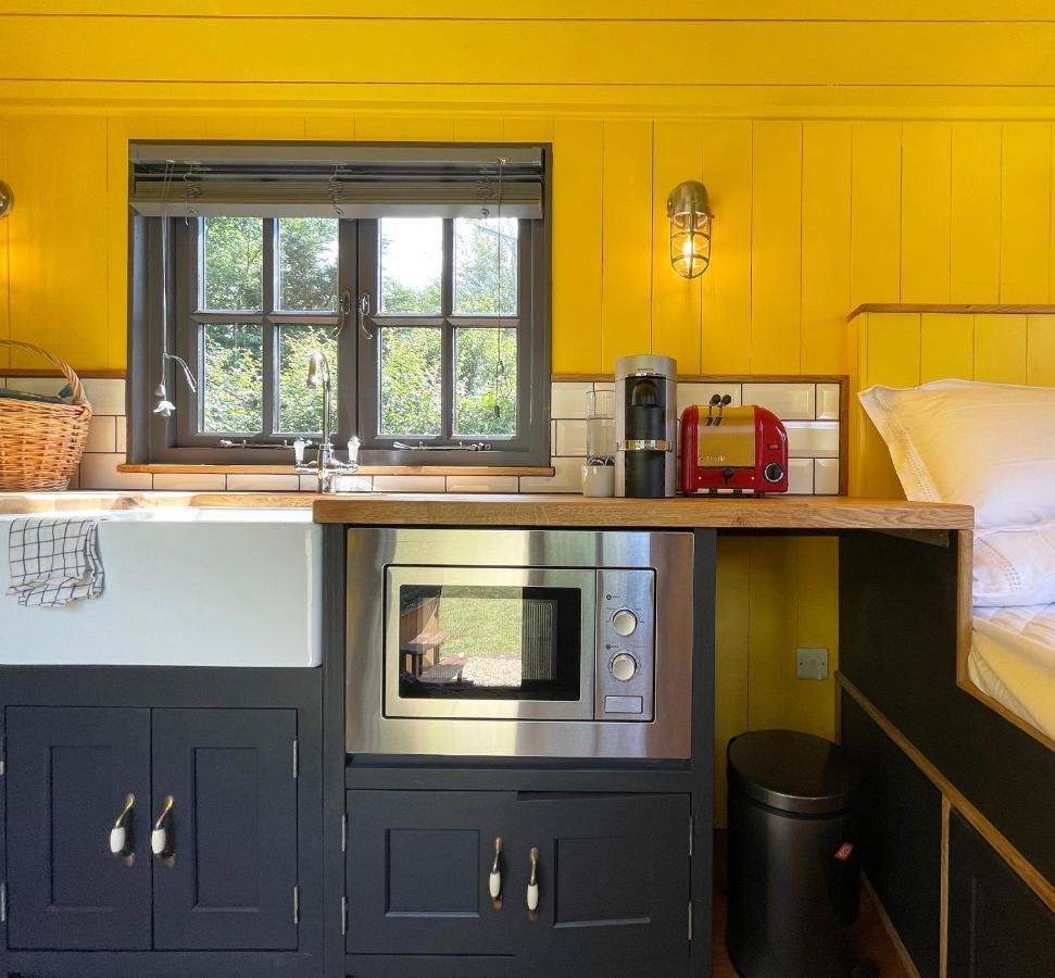 Old King William Shepherd Huts And Private Hot Tubs In North Norfolk Hunworth Exteriör bild